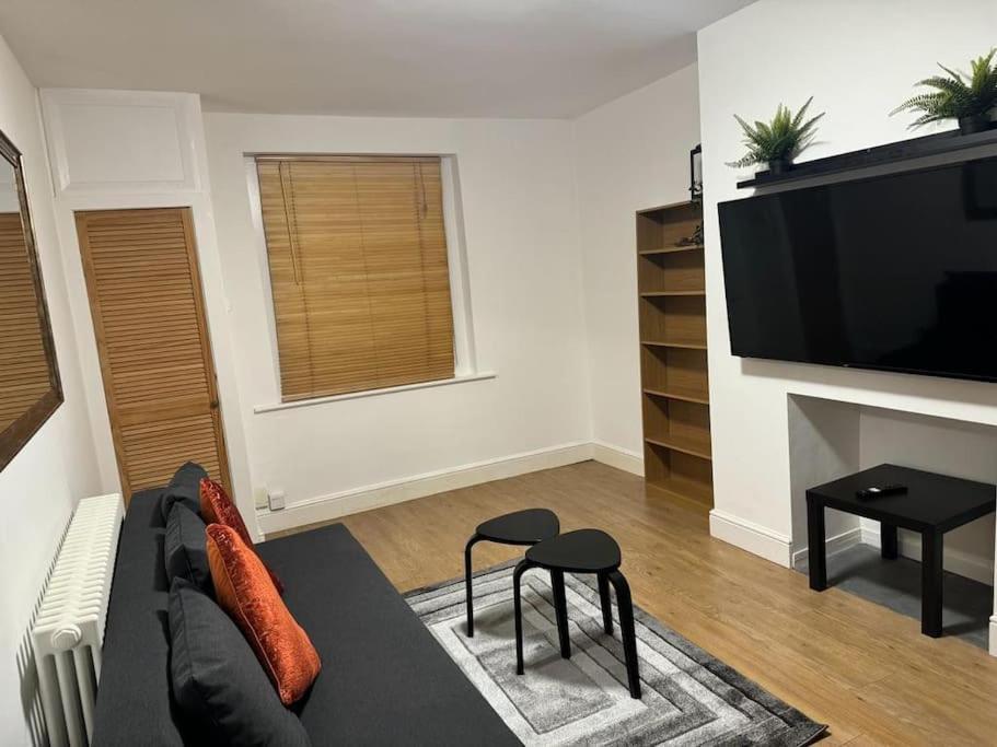 Manor Court Apartment Londra Exterior foto